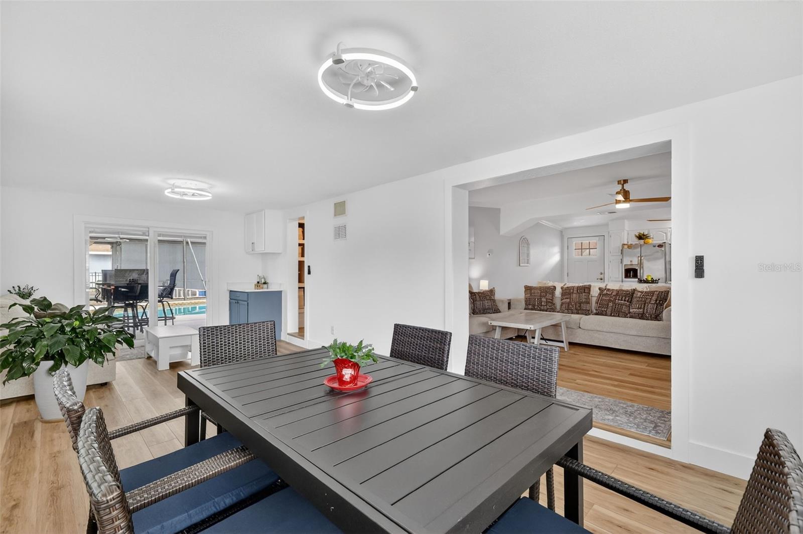 LAKE HARRIS SHORES - Residential