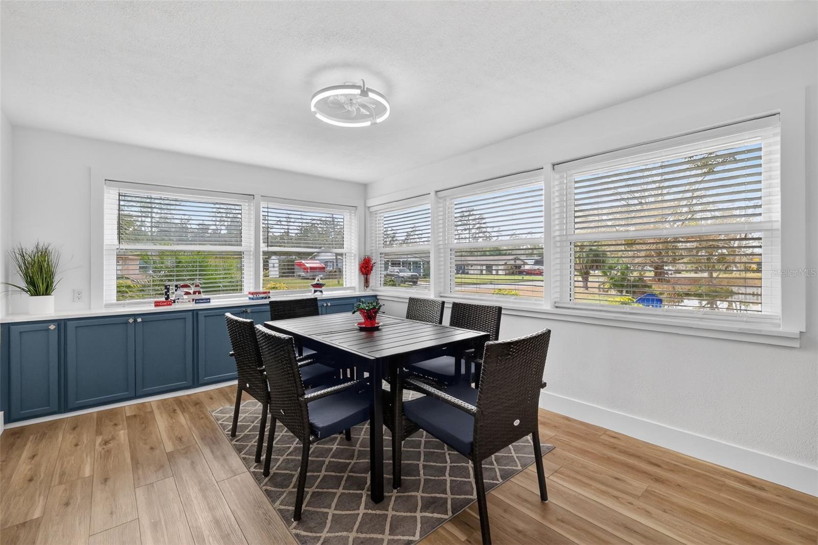 LAKE HARRIS SHORES - Residential