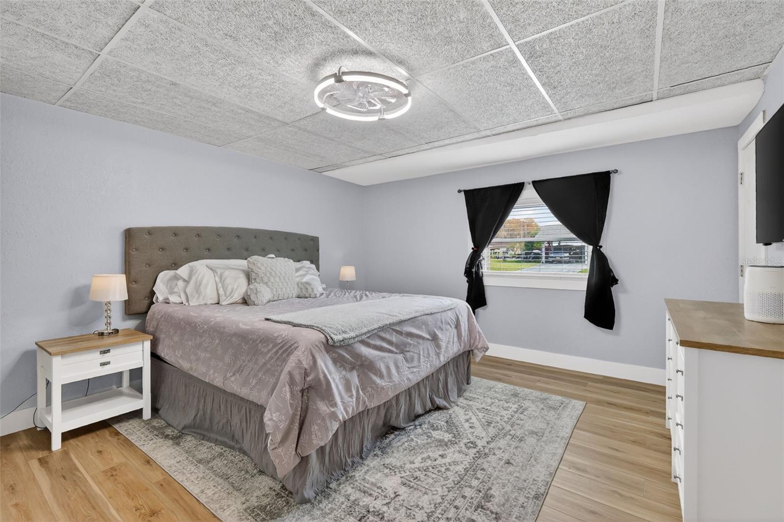 LAKE HARRIS SHORES - Residential