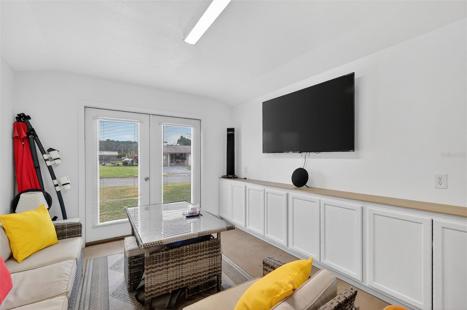 LAKE HARRIS SHORES - Residential