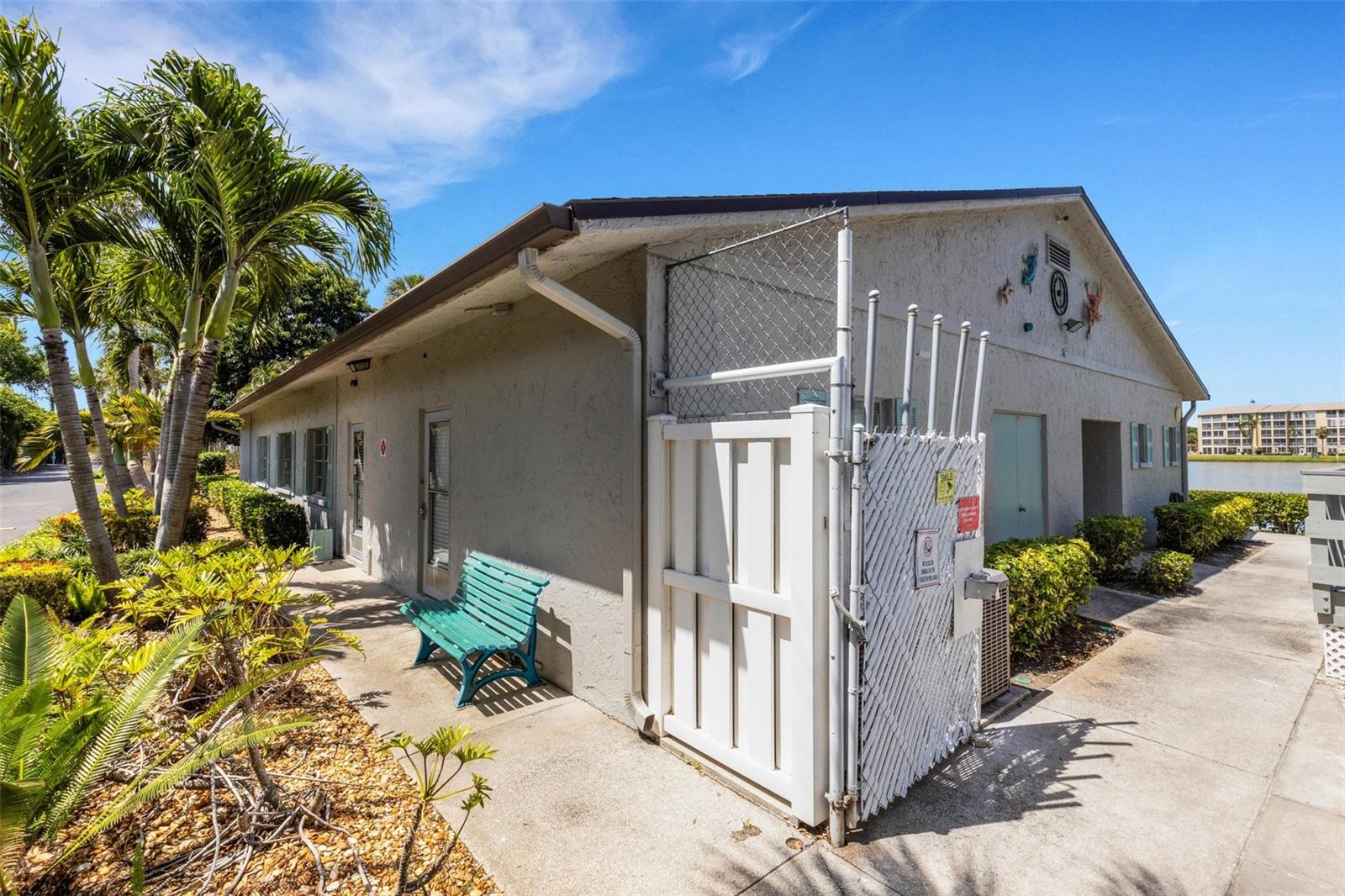 BAYSHORE ON THE LAKE APTS III SEC1 - Residential