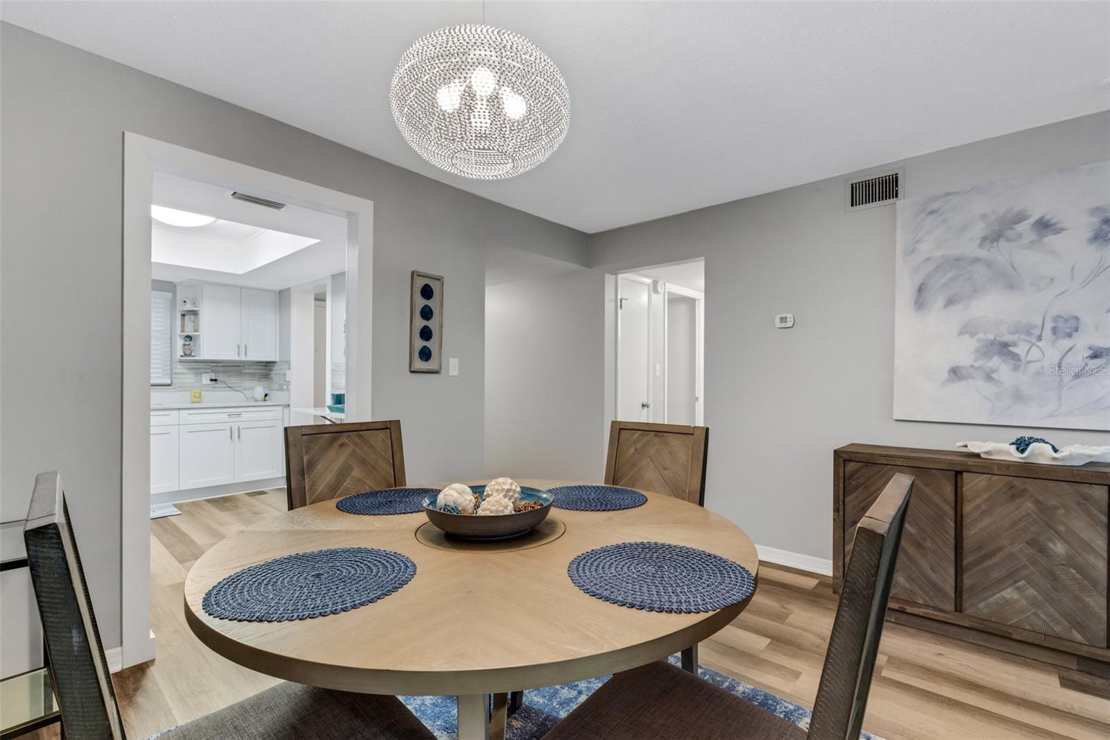 BAYSHORE ON THE LAKE APTS III SEC1 - Residential
