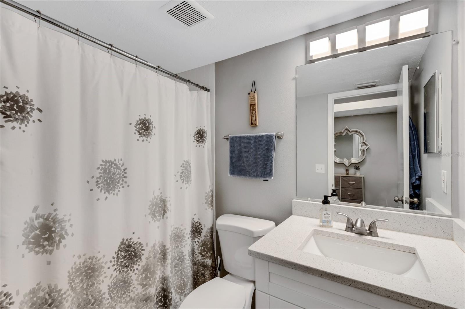 BAYSHORE ON THE LAKE APTS III SEC1 - Residential