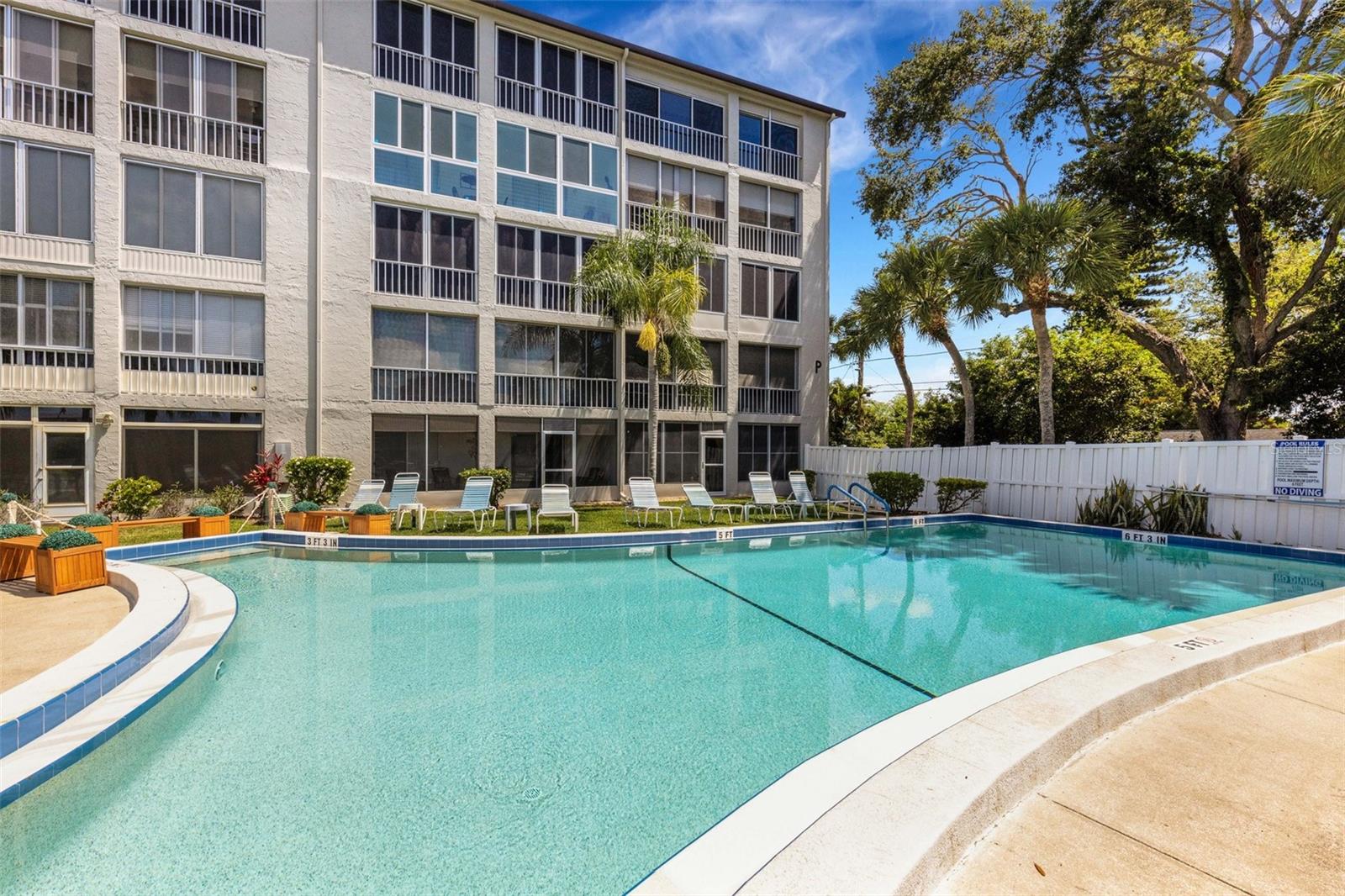 BAYSHORE ON THE LAKE APTS III SEC1 - Residential