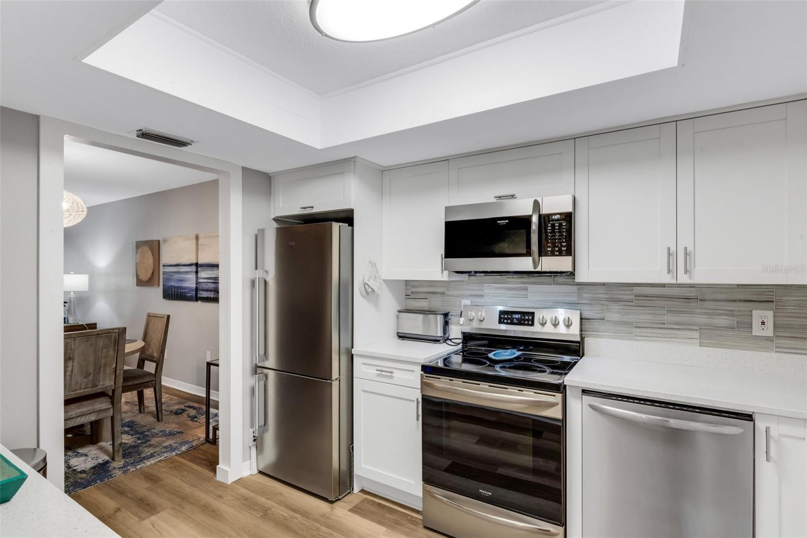 BAYSHORE ON THE LAKE APTS III SEC1 - Residential