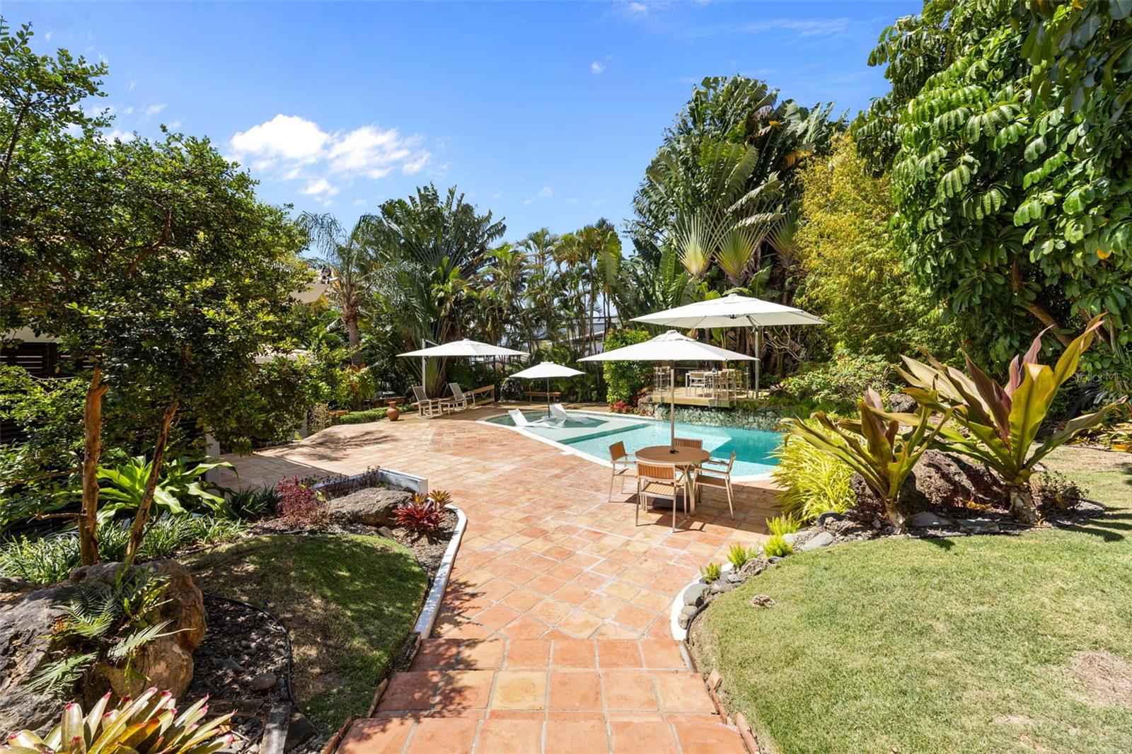 VILLA CAPARRA NORTE - Residential