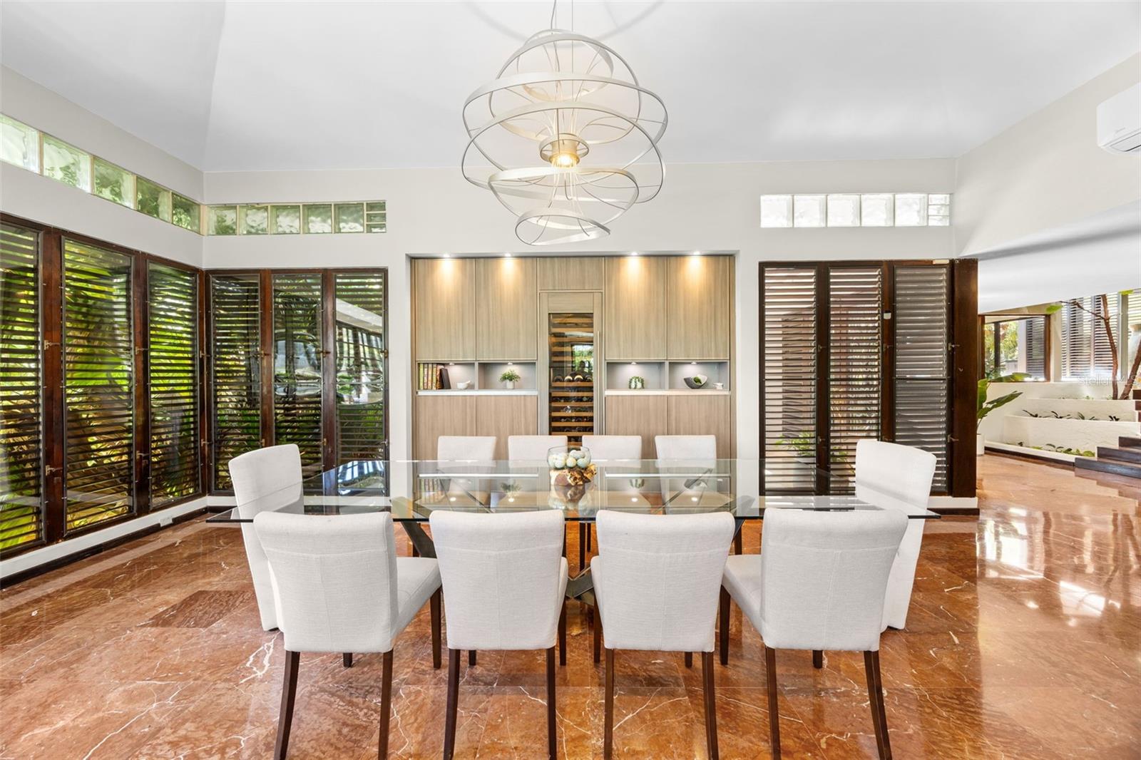 28 A H VILLA CAPARRA