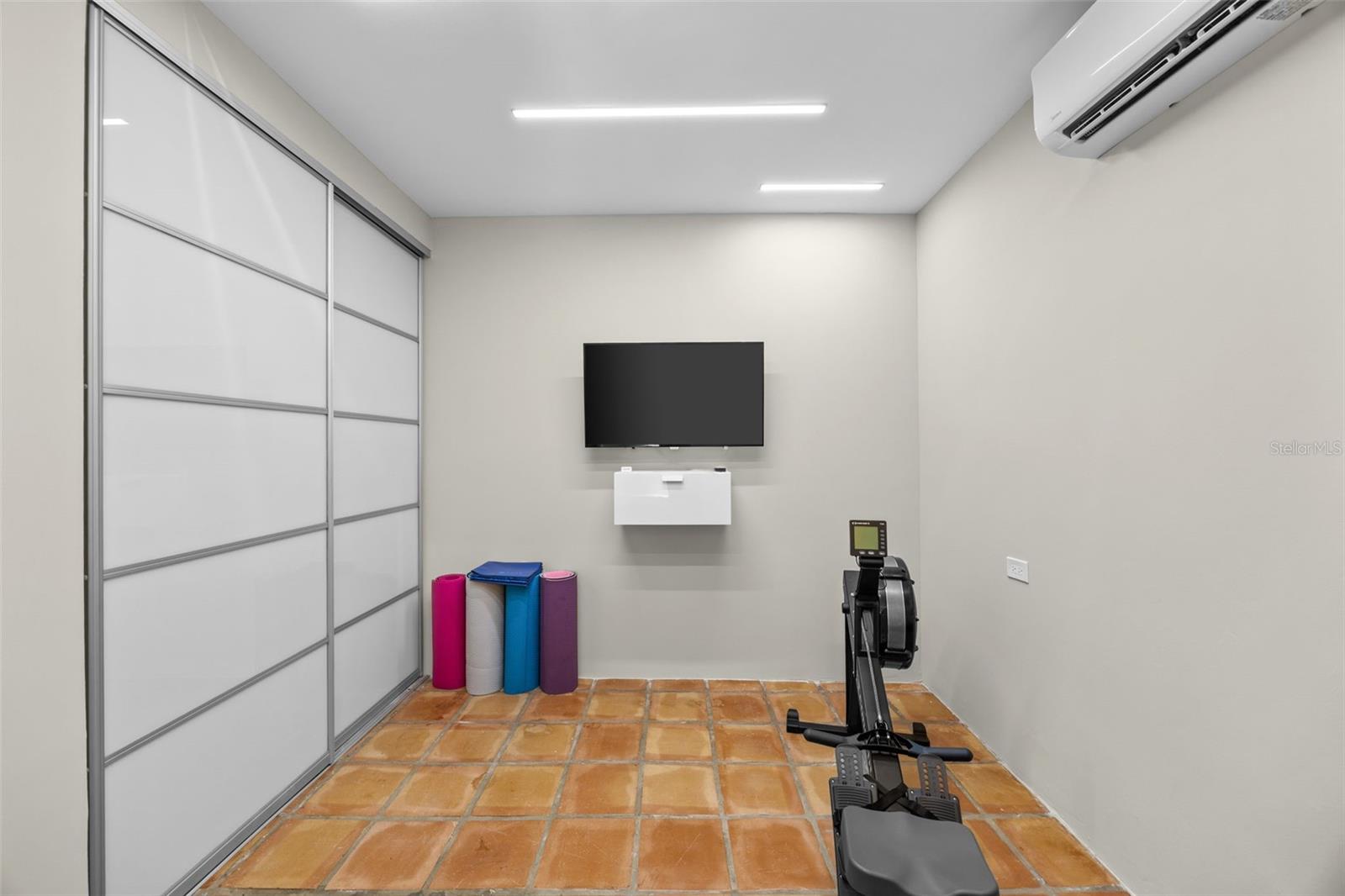 VILLA CAPARRA NORTE - Residential