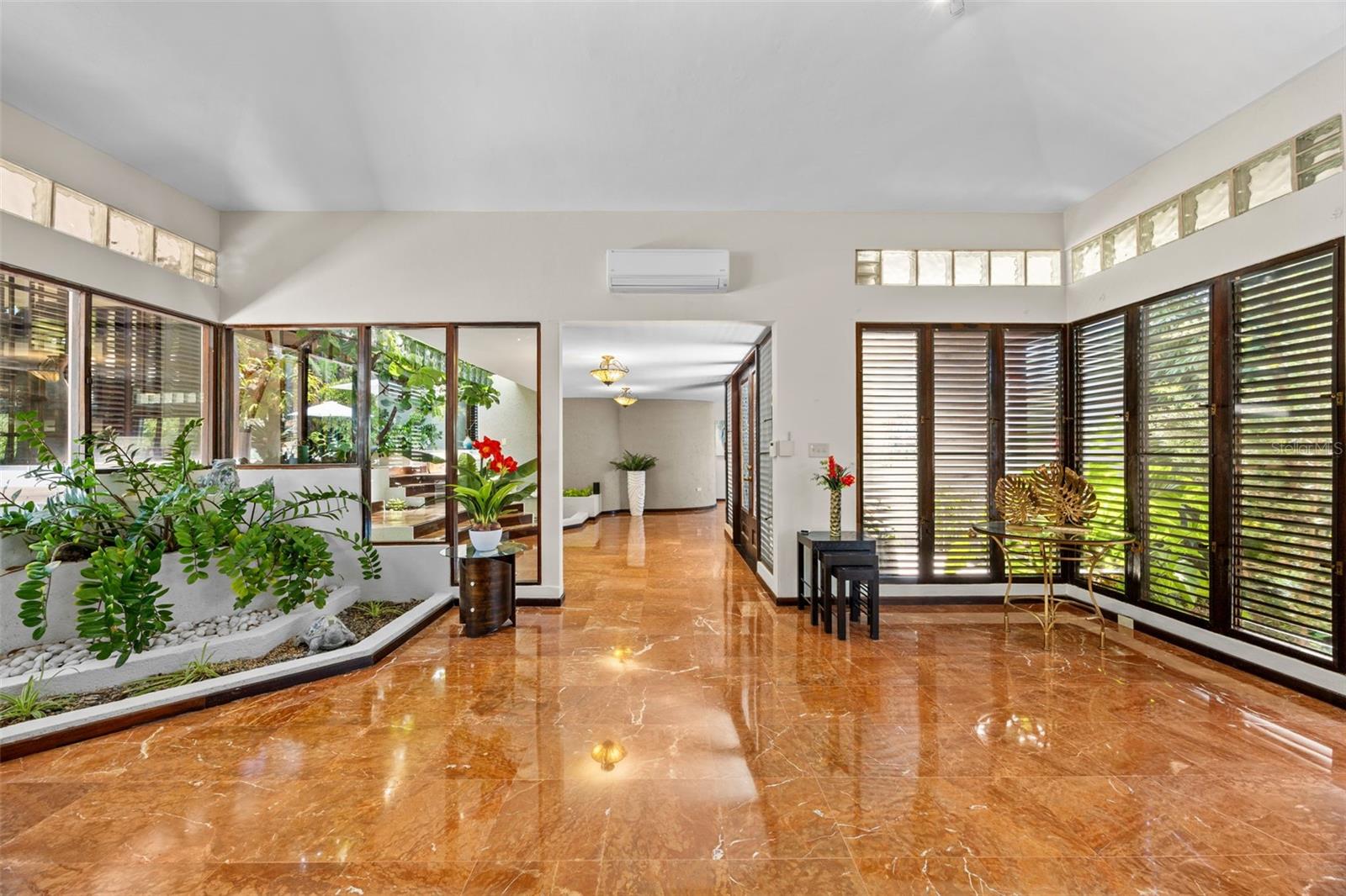 VILLA CAPARRA NORTE - Residential