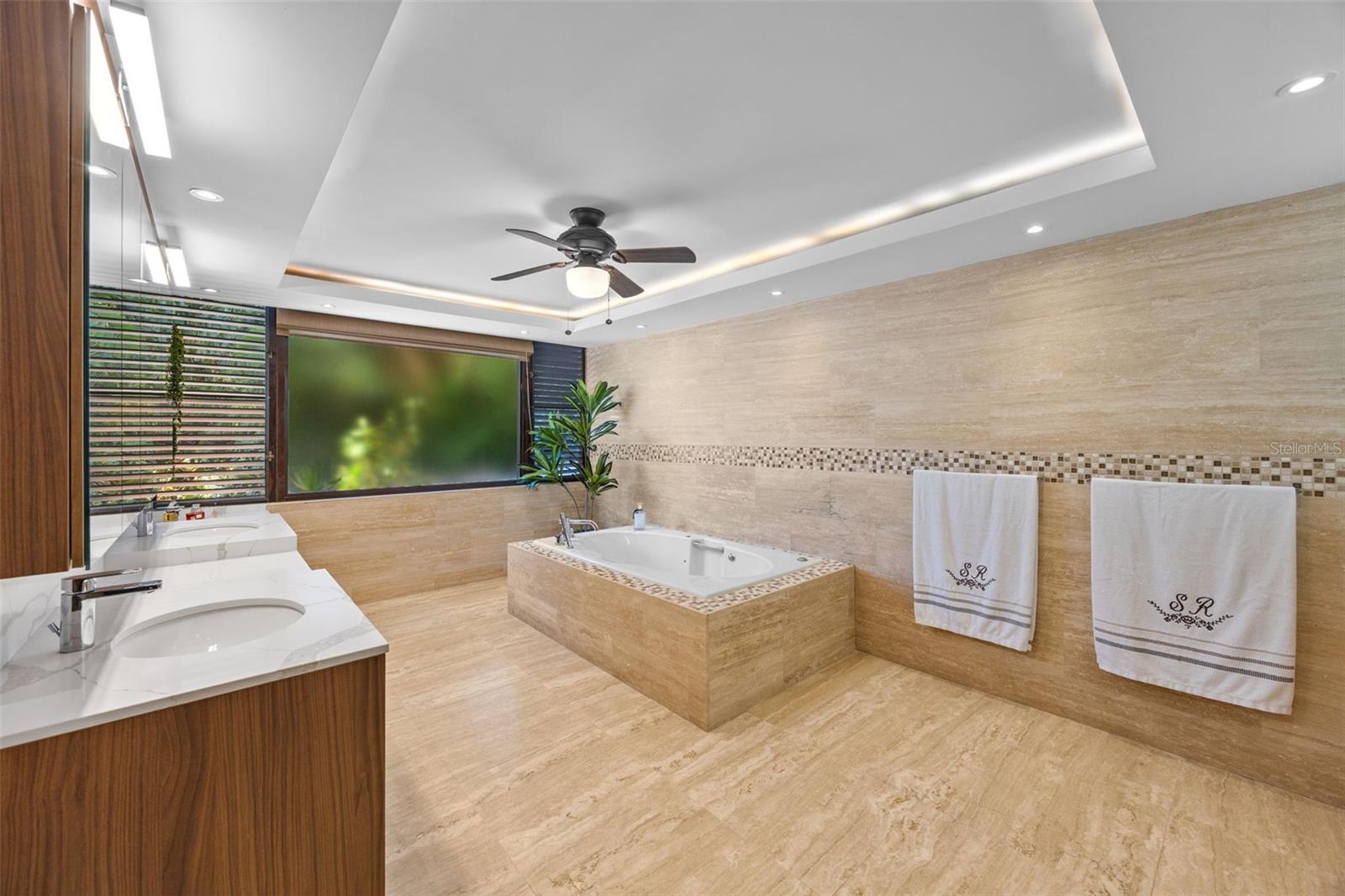 VILLA CAPARRA NORTE - Residential