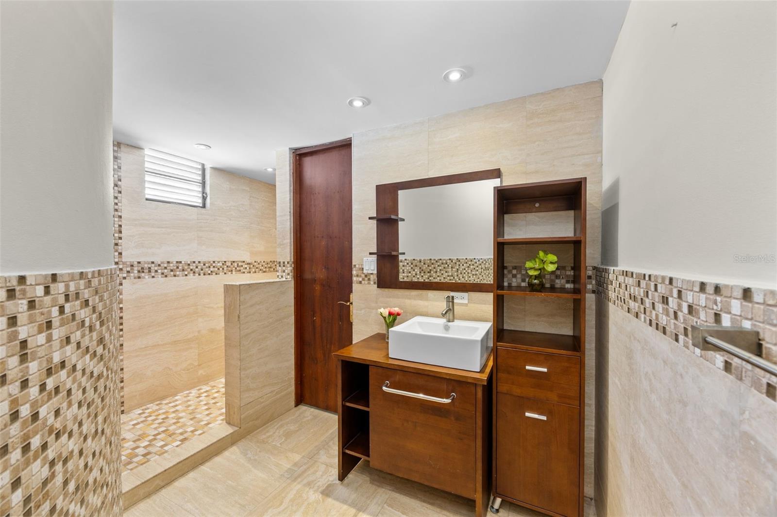 VILLA CAPARRA NORTE - Residential