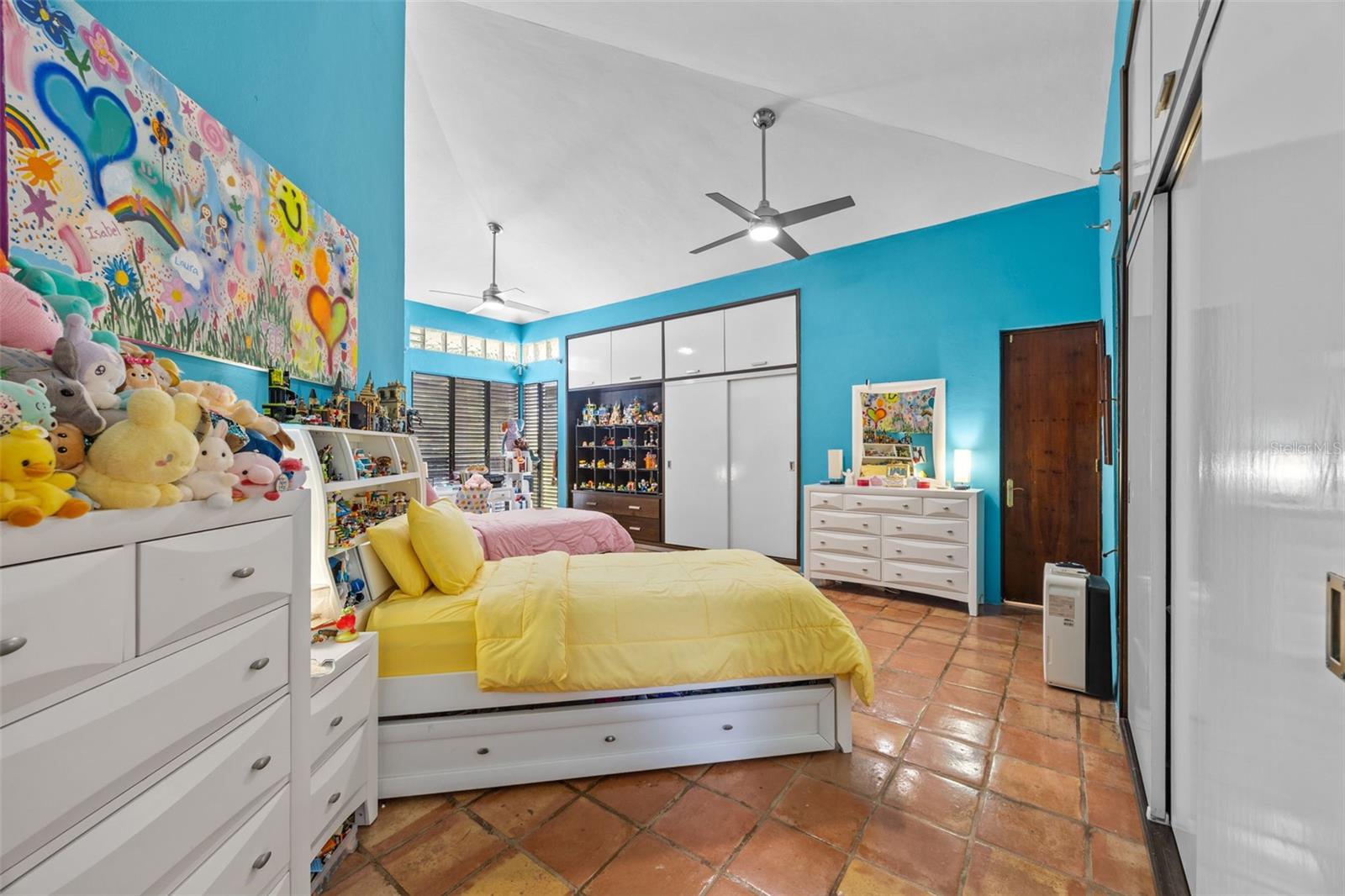 VILLA CAPARRA NORTE - Residential