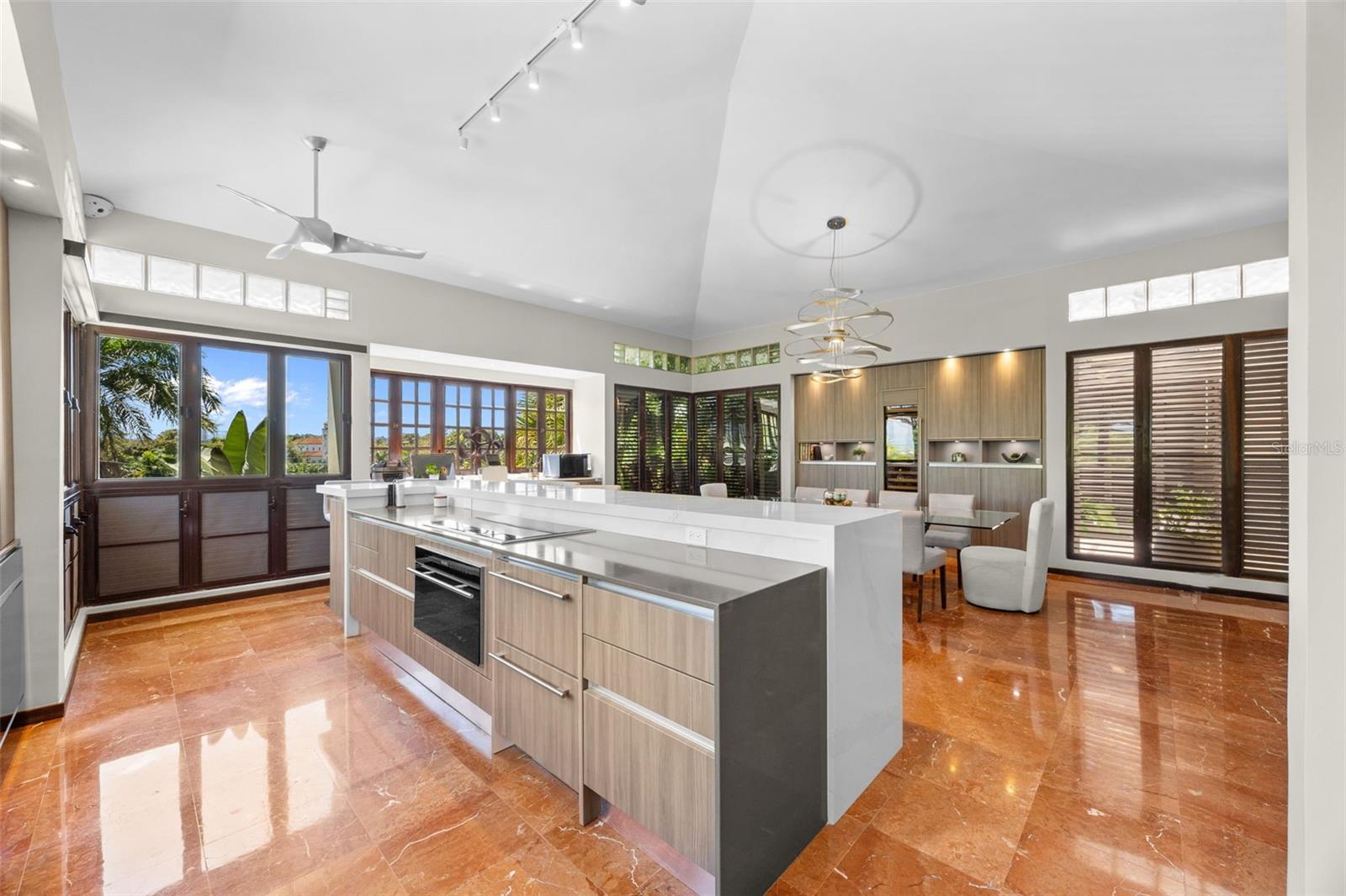 VILLA CAPARRA NORTE - Residential