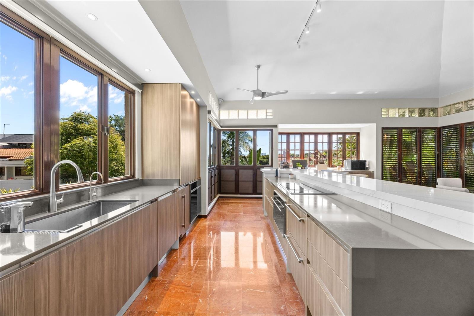 28 A H VILLA CAPARRA