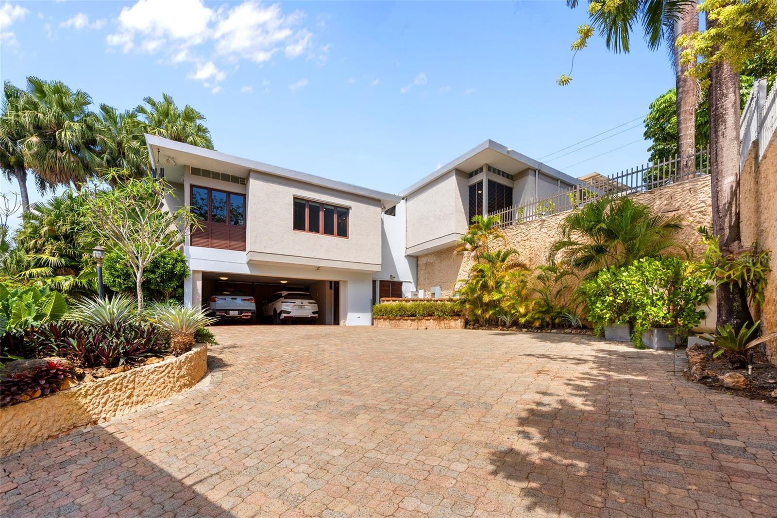 VILLA CAPARRA NORTE - Residential