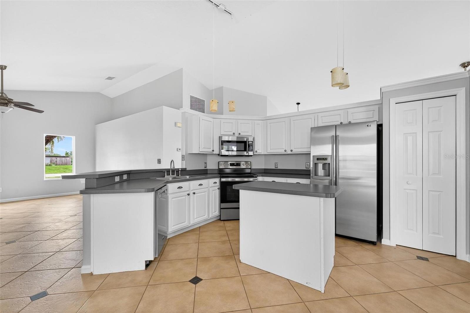 2705 BAYVIEW DR