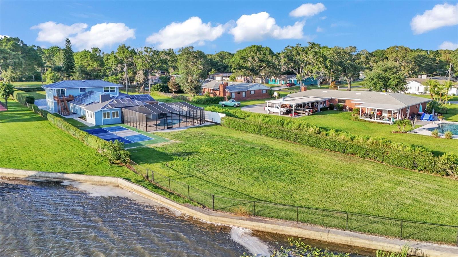 LAKE GIBSON ESTS - Residential