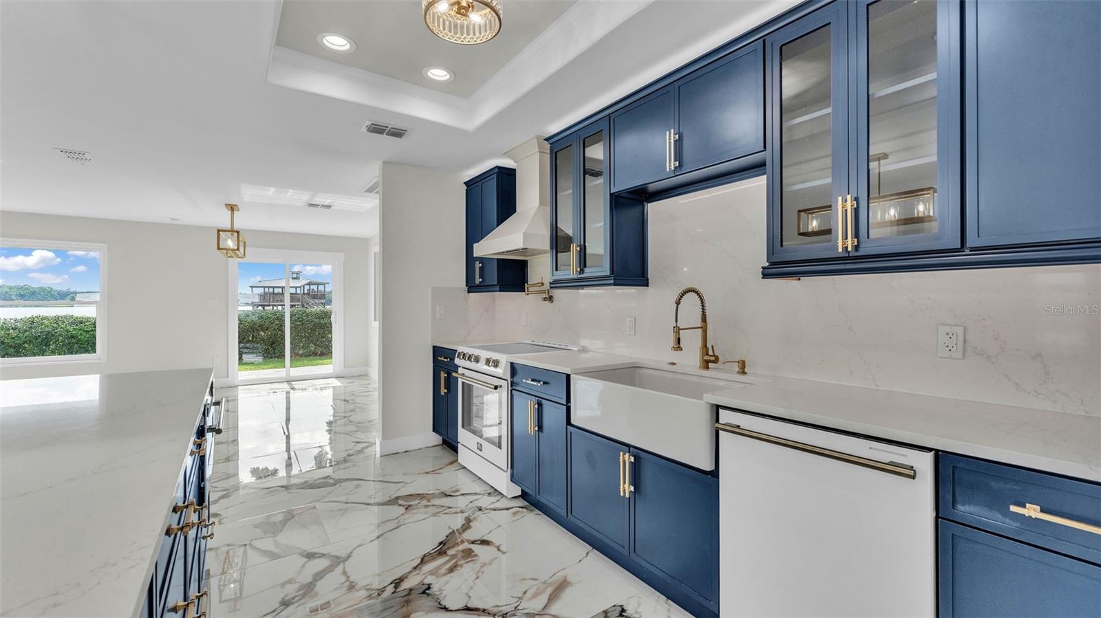 LAKE GIBSON ESTS - Residential