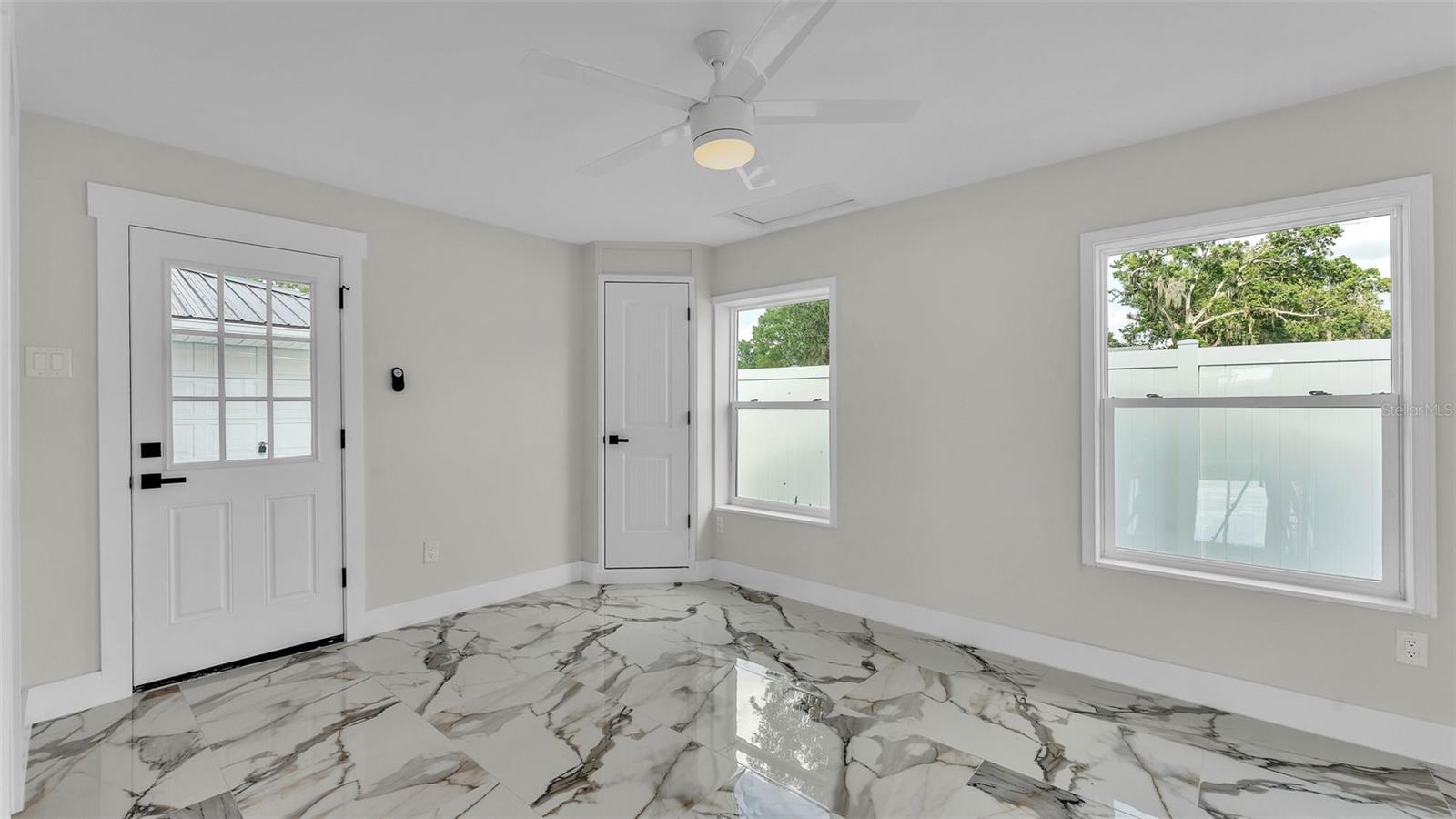 LAKE GIBSON ESTS - Residential