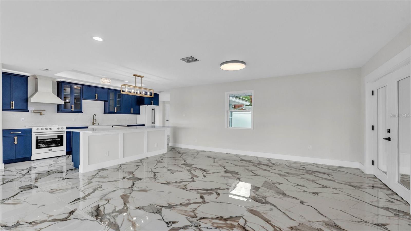 LAKE GIBSON ESTS - Residential