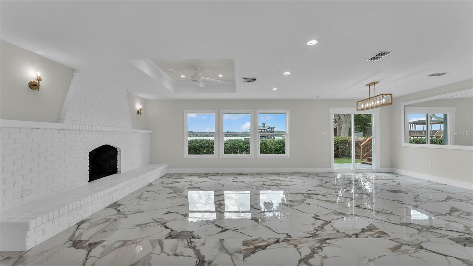 LAKE GIBSON ESTS - Residential