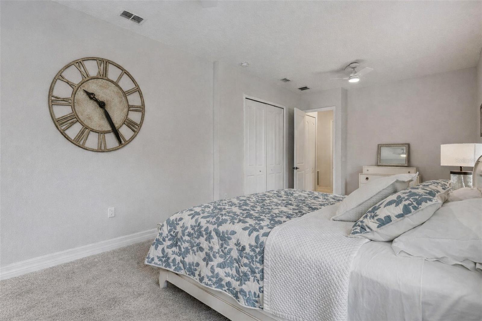 HEATHROW COUNTRY ESTATE - Residential