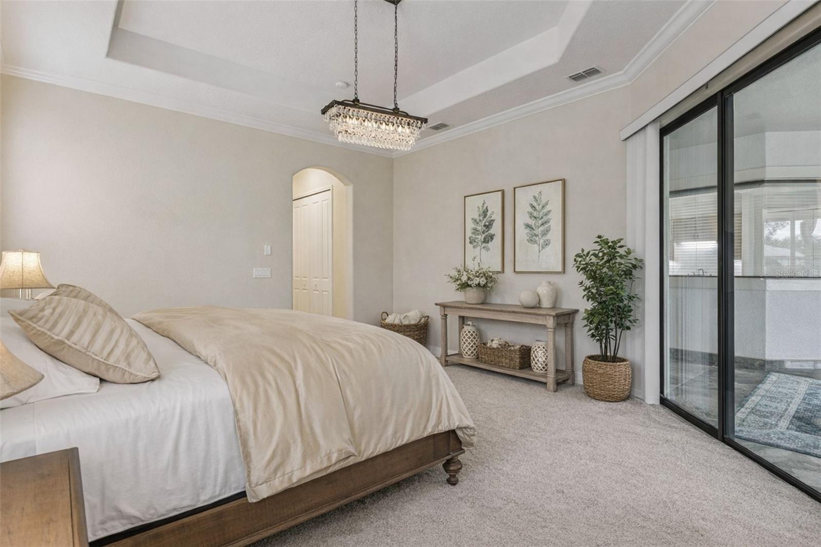 HEATHROW COUNTRY ESTATE - Residential