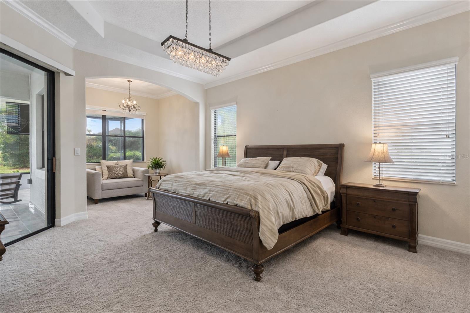 HEATHROW COUNTRY ESTATE - Residential