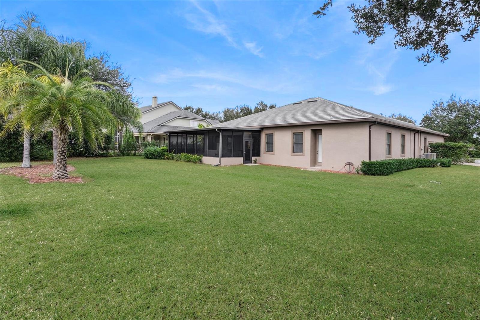 HEATHROW COUNTRY ESTATE - Residential