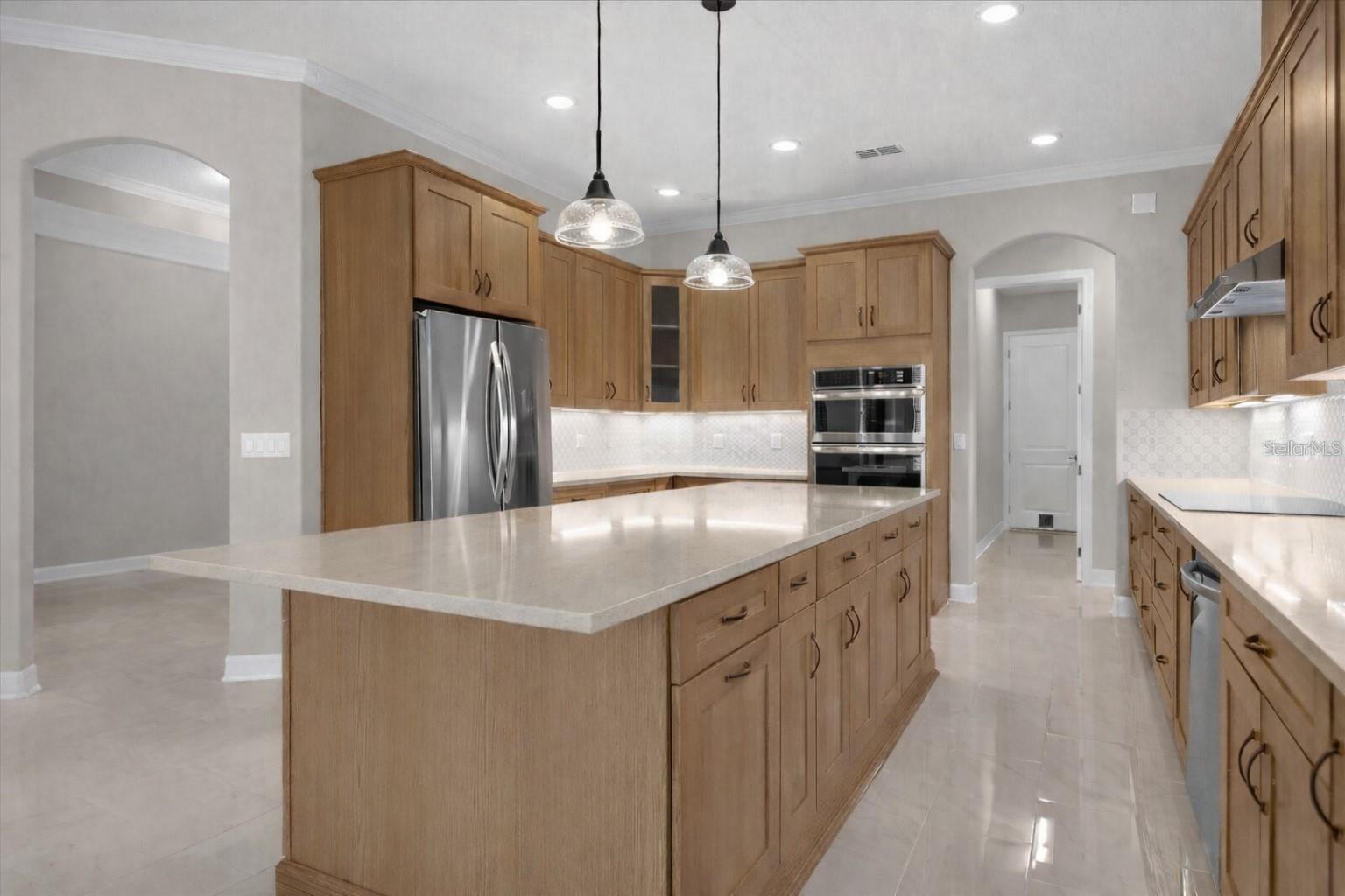 HEATHROW COUNTRY ESTATE - Residential