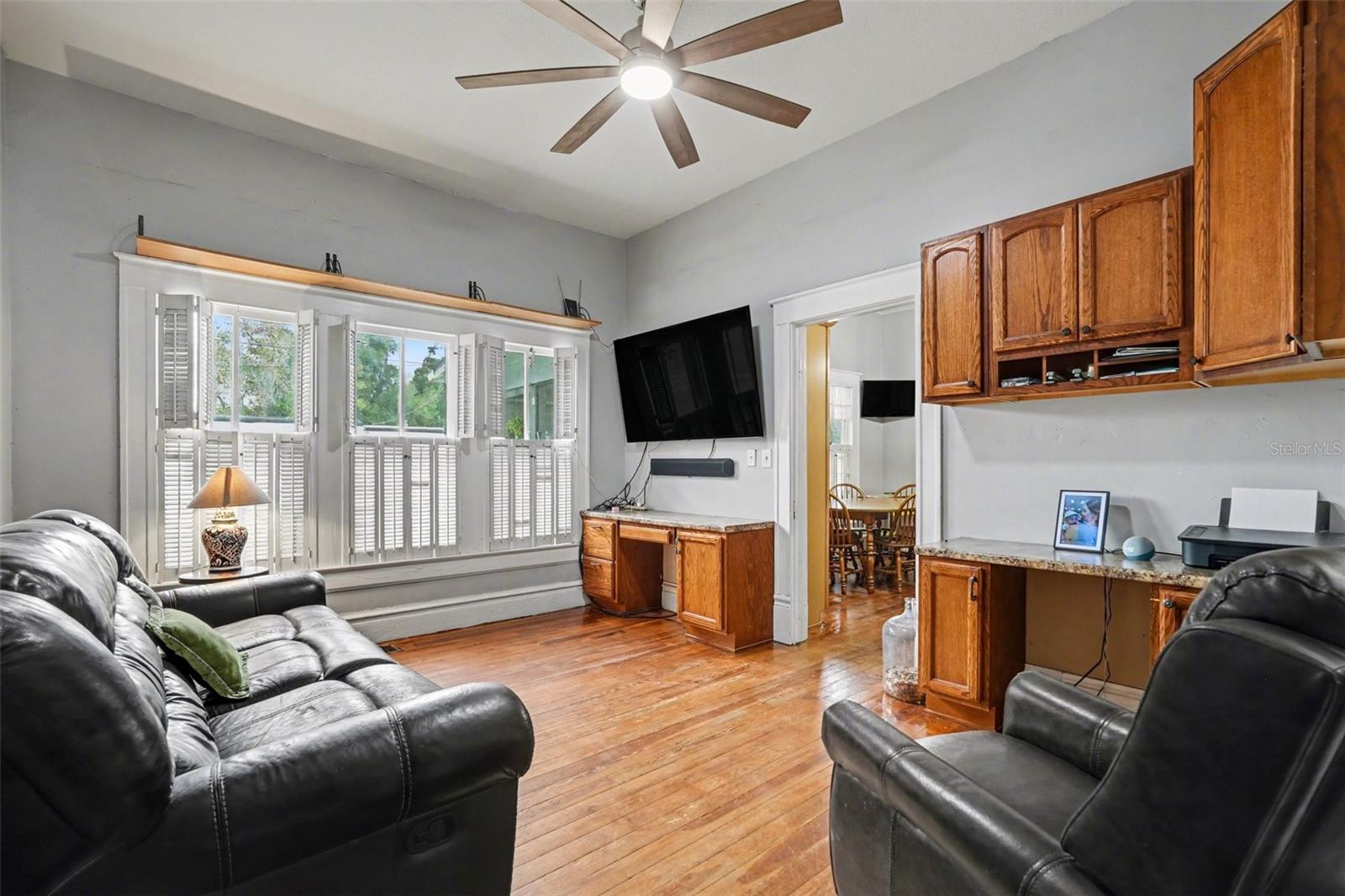 1201 W REYNOLDS STREET