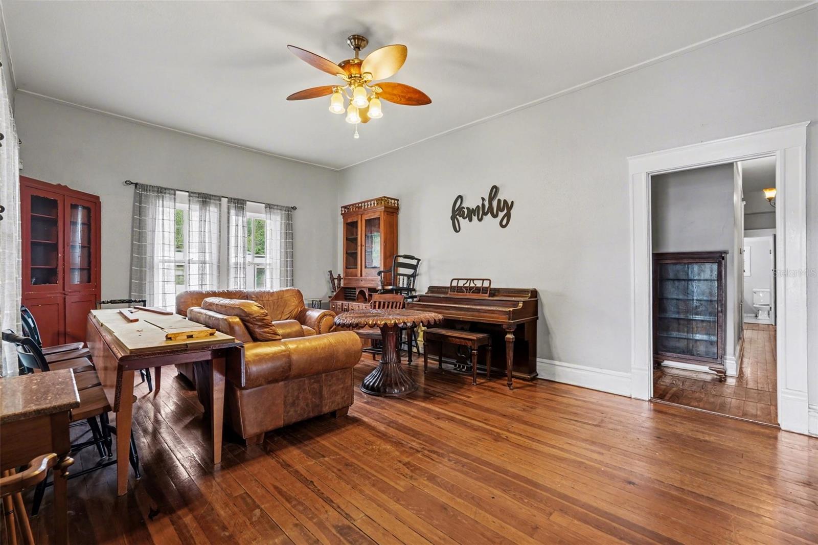 DEVANE & THOMAS - Residential