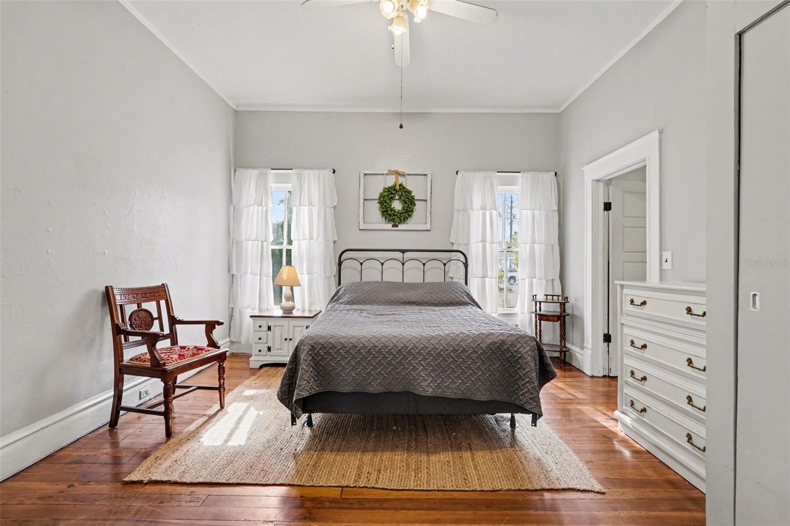 DEVANE & THOMAS - Residential