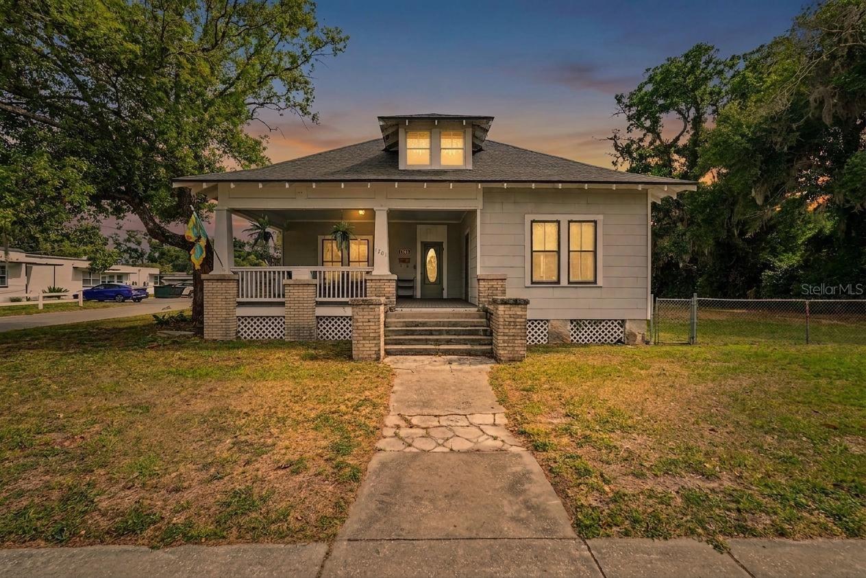 DEVANE & THOMAS - Residential