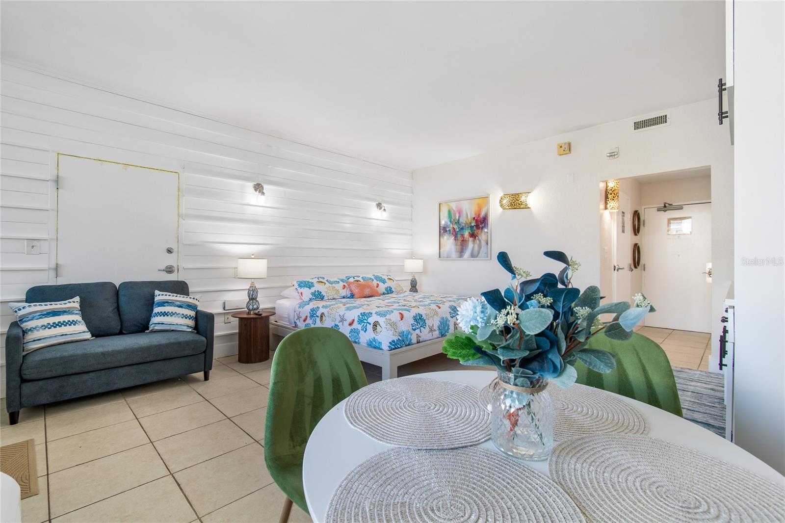 ISLAND RESORT AT MARINERS CLUB - Residential