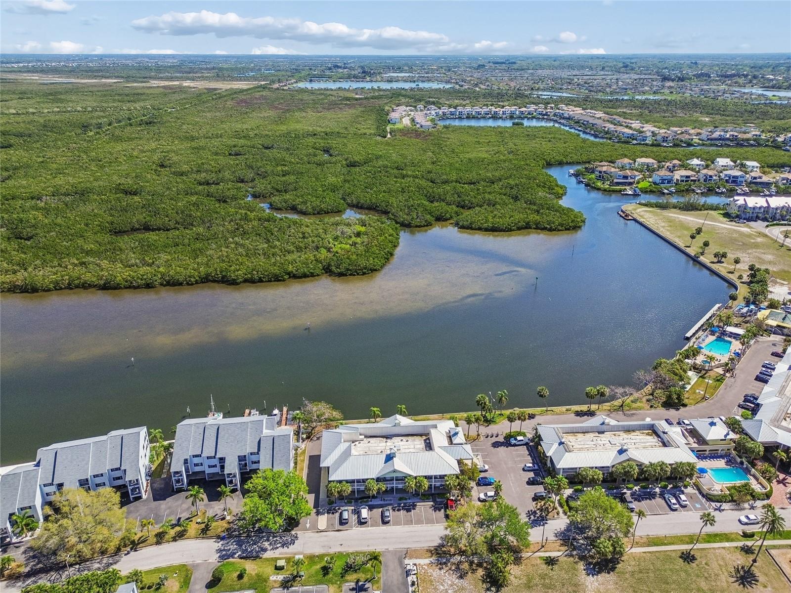 ISLAND RESORT AT MARINERS CLUB - Residential