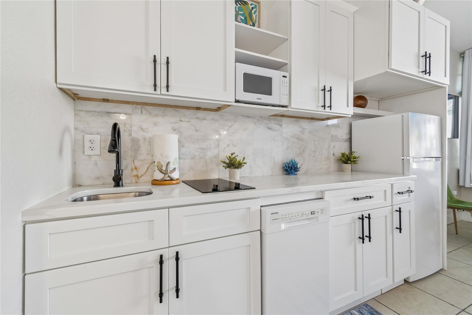 ISLAND RESORT AT MARINERS CLUB - Residential