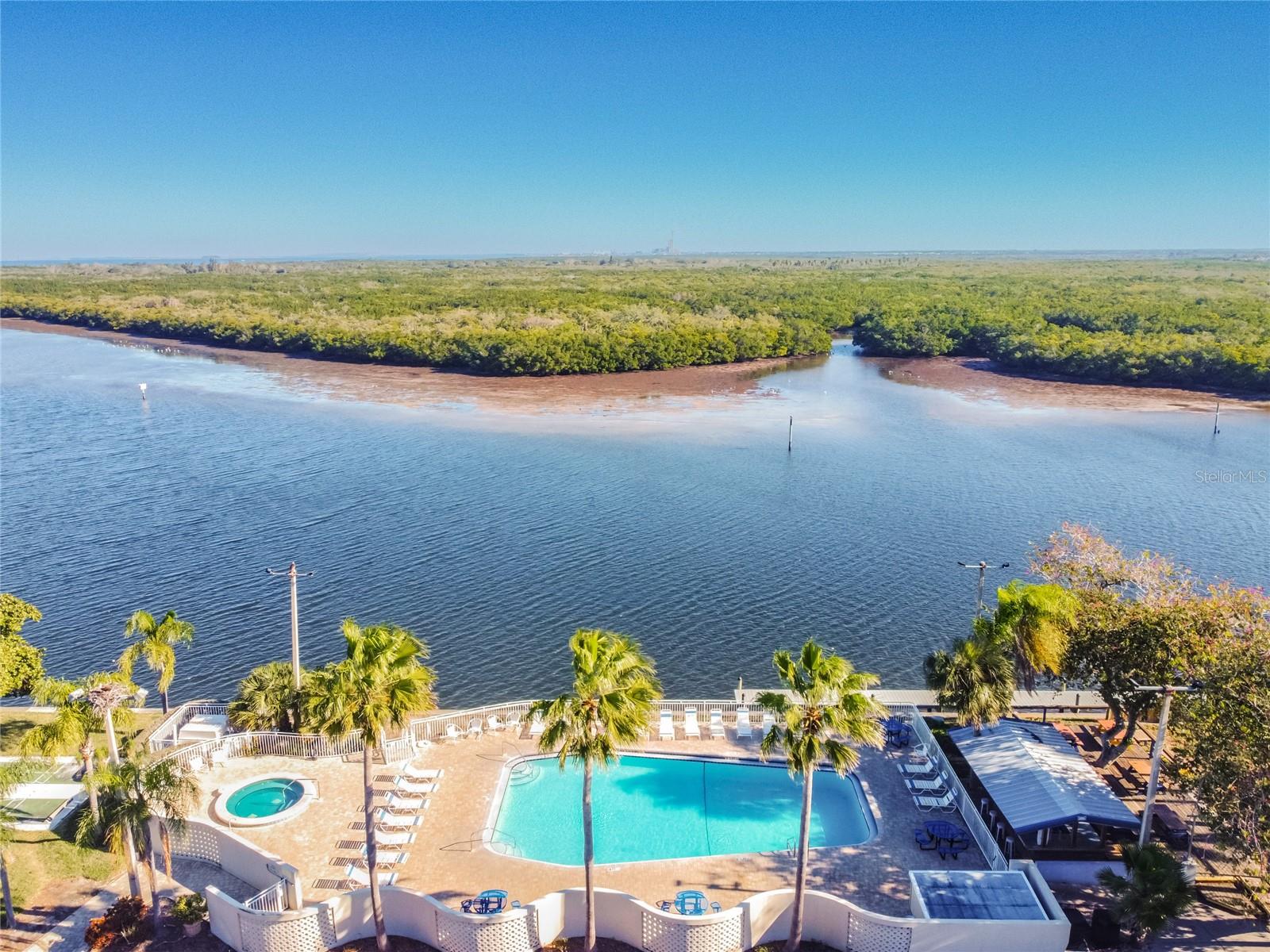 ISLAND RESORT AT MARINERS CLUB - Residential