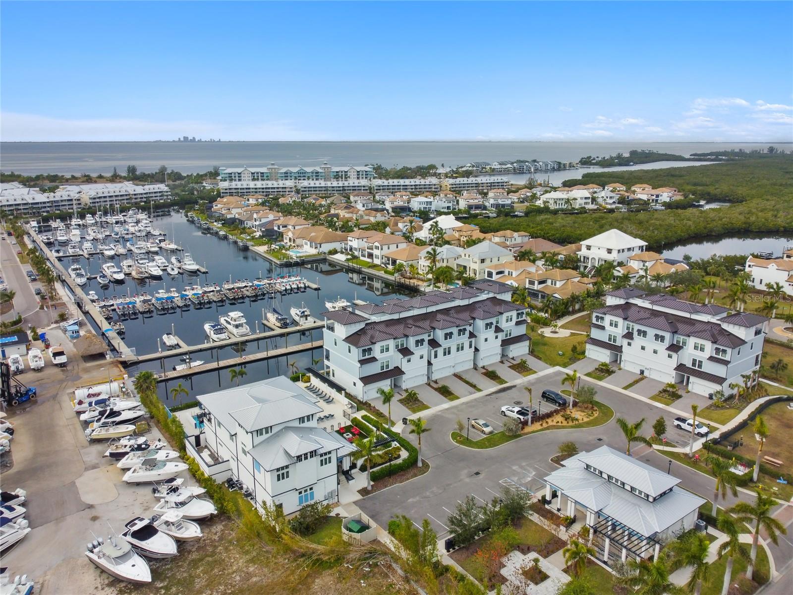 ISLAND RESORT AT MARINERS CLUB - Residential