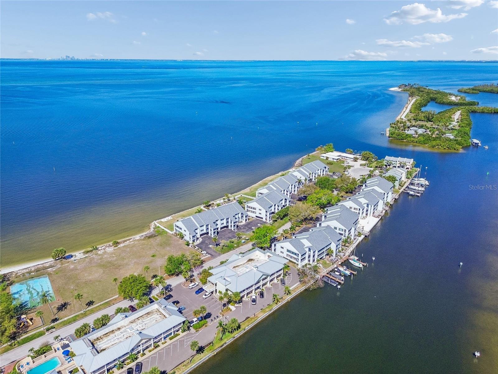 ISLAND RESORT AT MARINERS CLUB - Residential