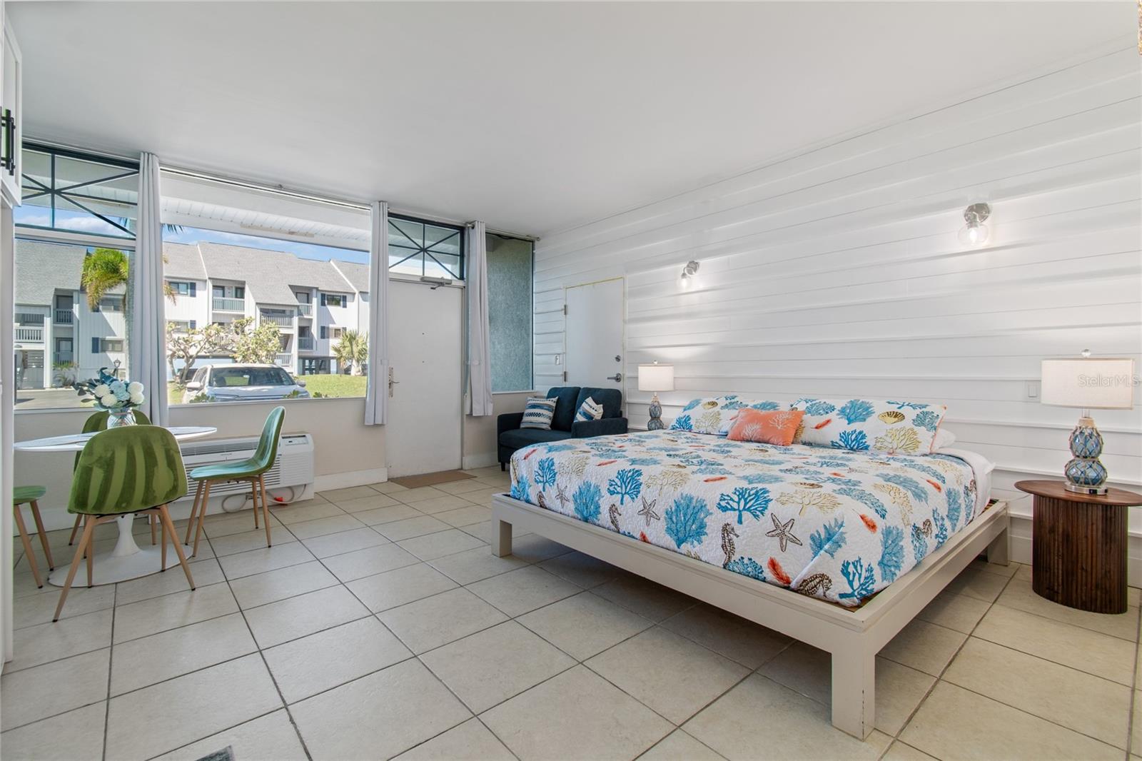 ISLAND RESORT AT MARINERS CLUB - Residential