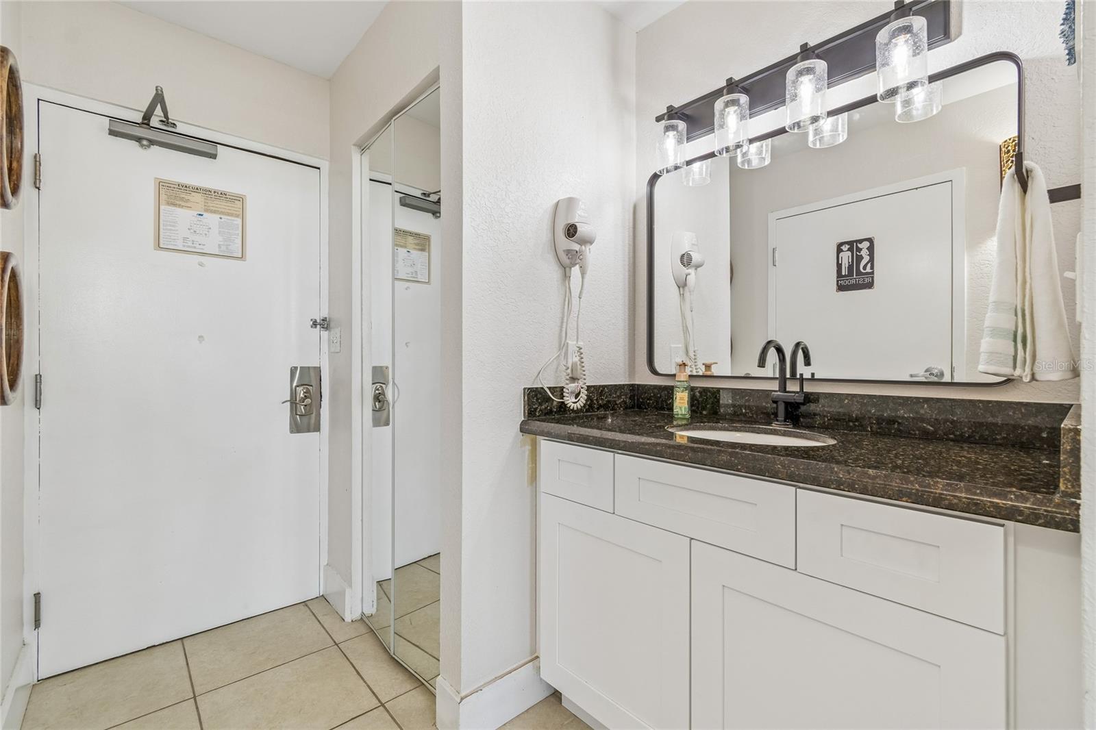 ISLAND RESORT AT MARINERS CLUB - Residential