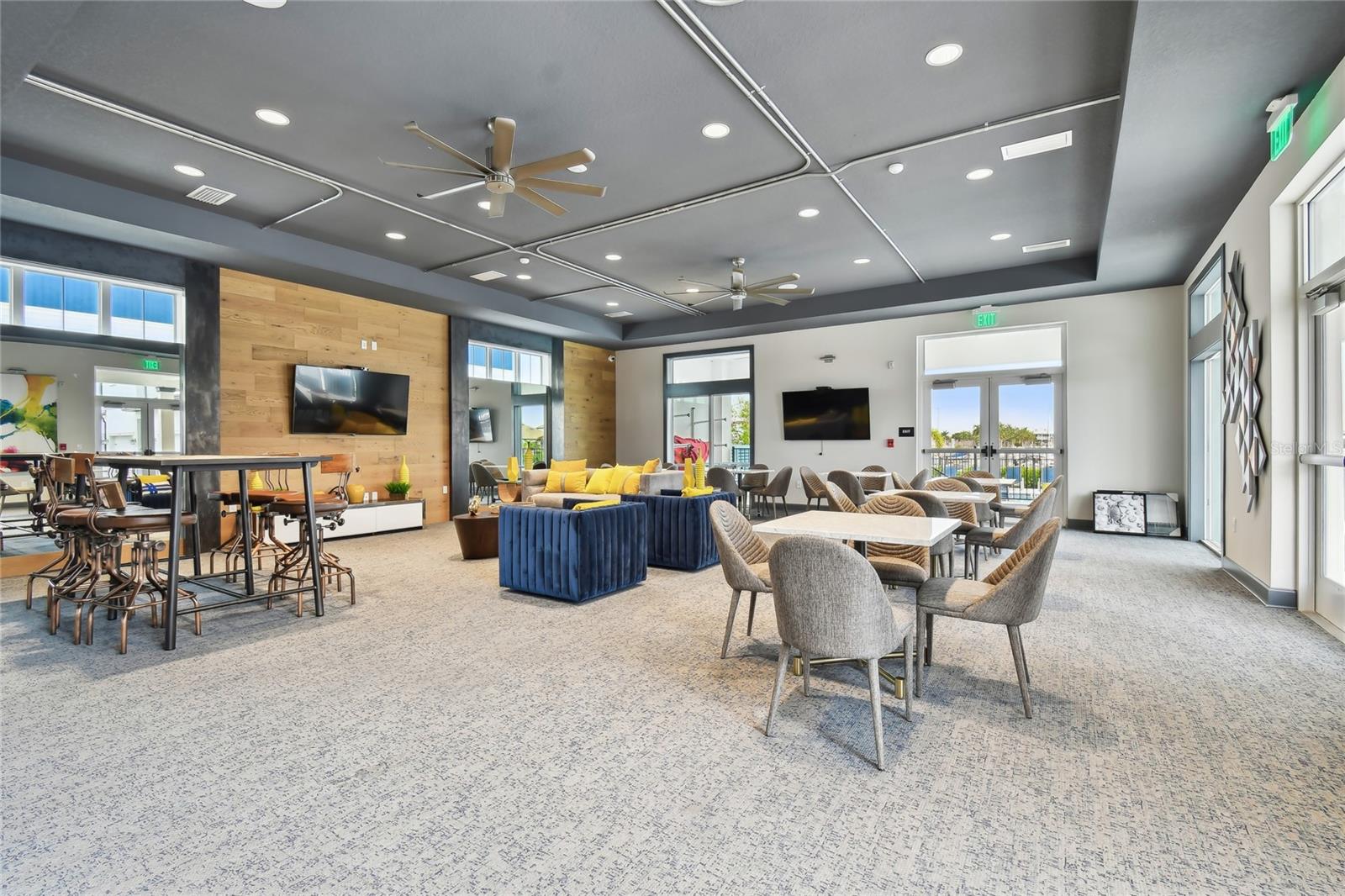 ISLAND RESORT AT MARINERS CLUB - Residential