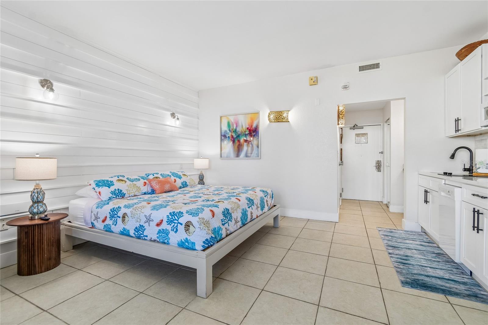 ISLAND RESORT AT MARINERS CLUB - Residential