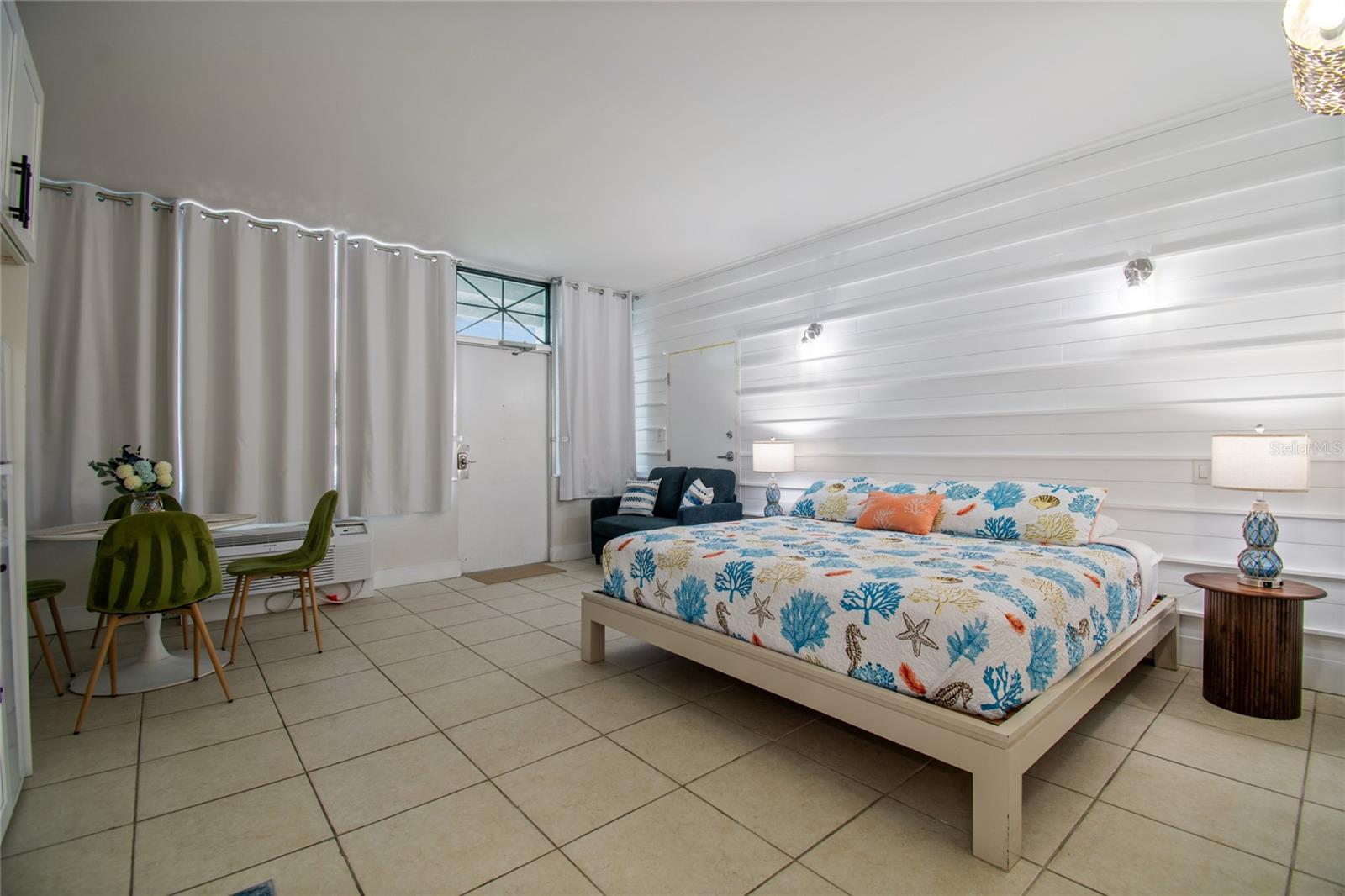 ISLAND RESORT AT MARINERS CLUB - Residential