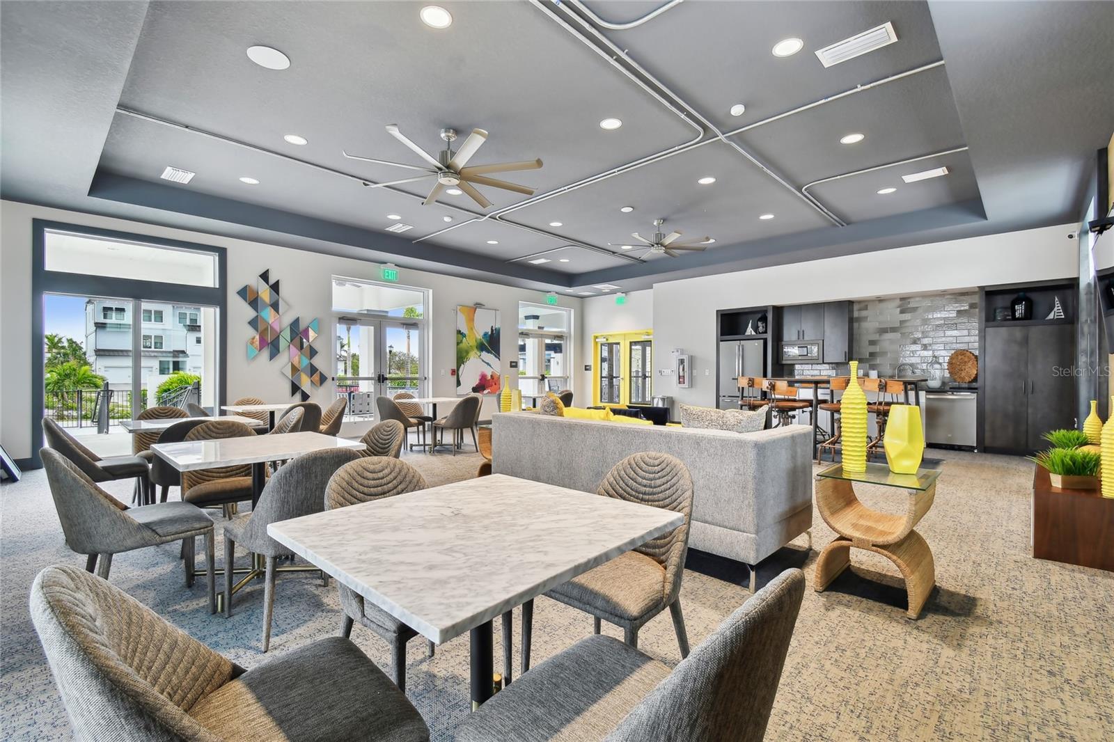 ISLAND RESORT AT MARINERS CLUB - Residential