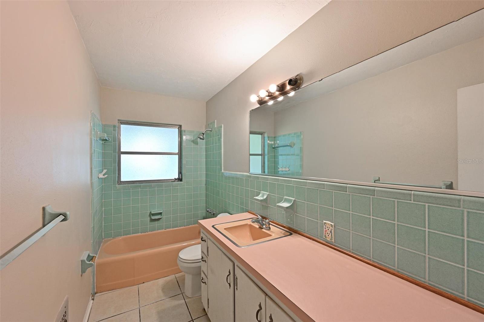 HOLIDAY HEIGHTS FIRST ADD - Residential Income