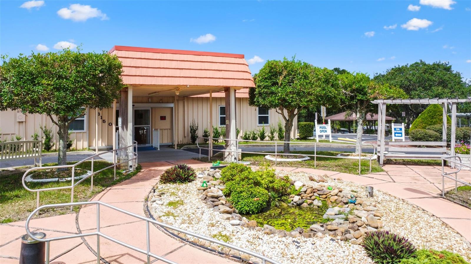 BROOKRIDGE COMM - Residential