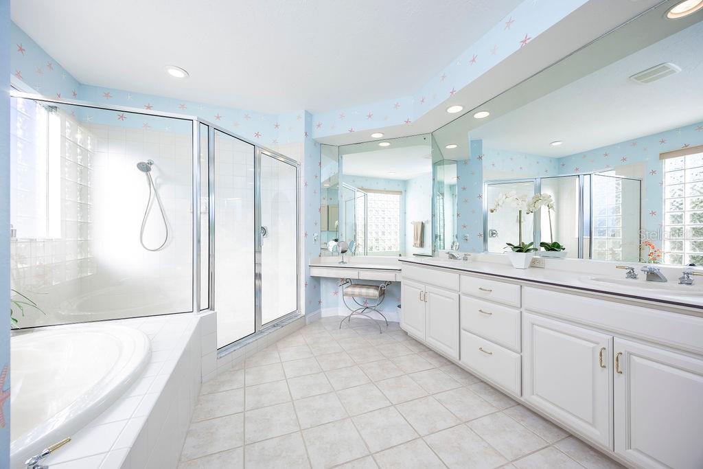 QUEENS HARBOUR - Residential