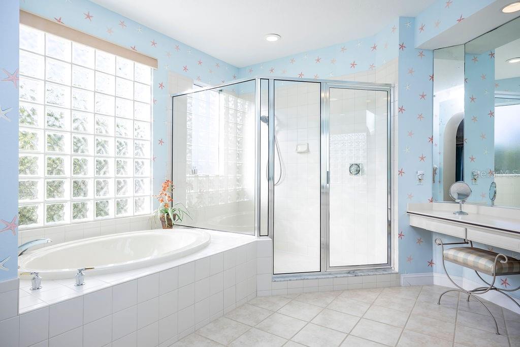 QUEENS HARBOUR - Residential